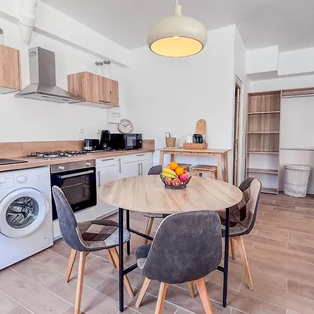 Appartement Super Studio Tres Bien Place Pour Aller Aux Calanques La Ciotat